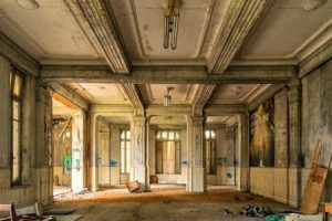 hall-1609571_1280